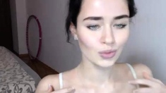 Brunette Solo Webcam Masturbation