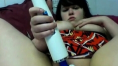 Sexy chubby girl masturbates on webcam